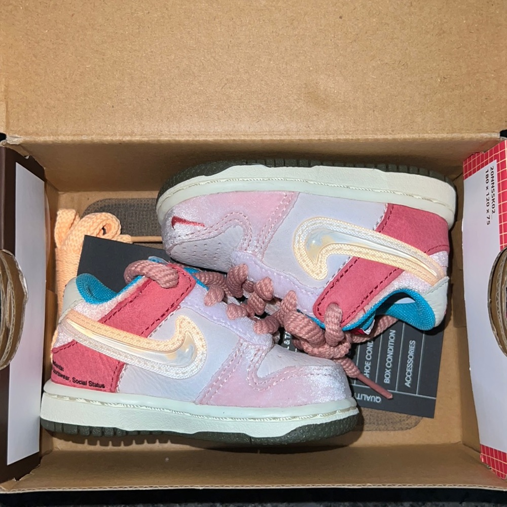 Nike x social status collab. Strawberry milk!